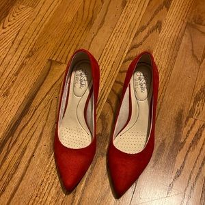 Women’s red pumps. Size 7. Barely worn. Perfect condition 2 inch heel